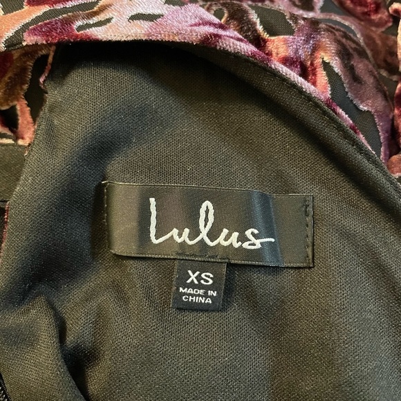 Lulu’s Safia Cold Shoulder Floral Print Burnout Velvet Bell Sleeve Mini Dress - Picture 7 of 7